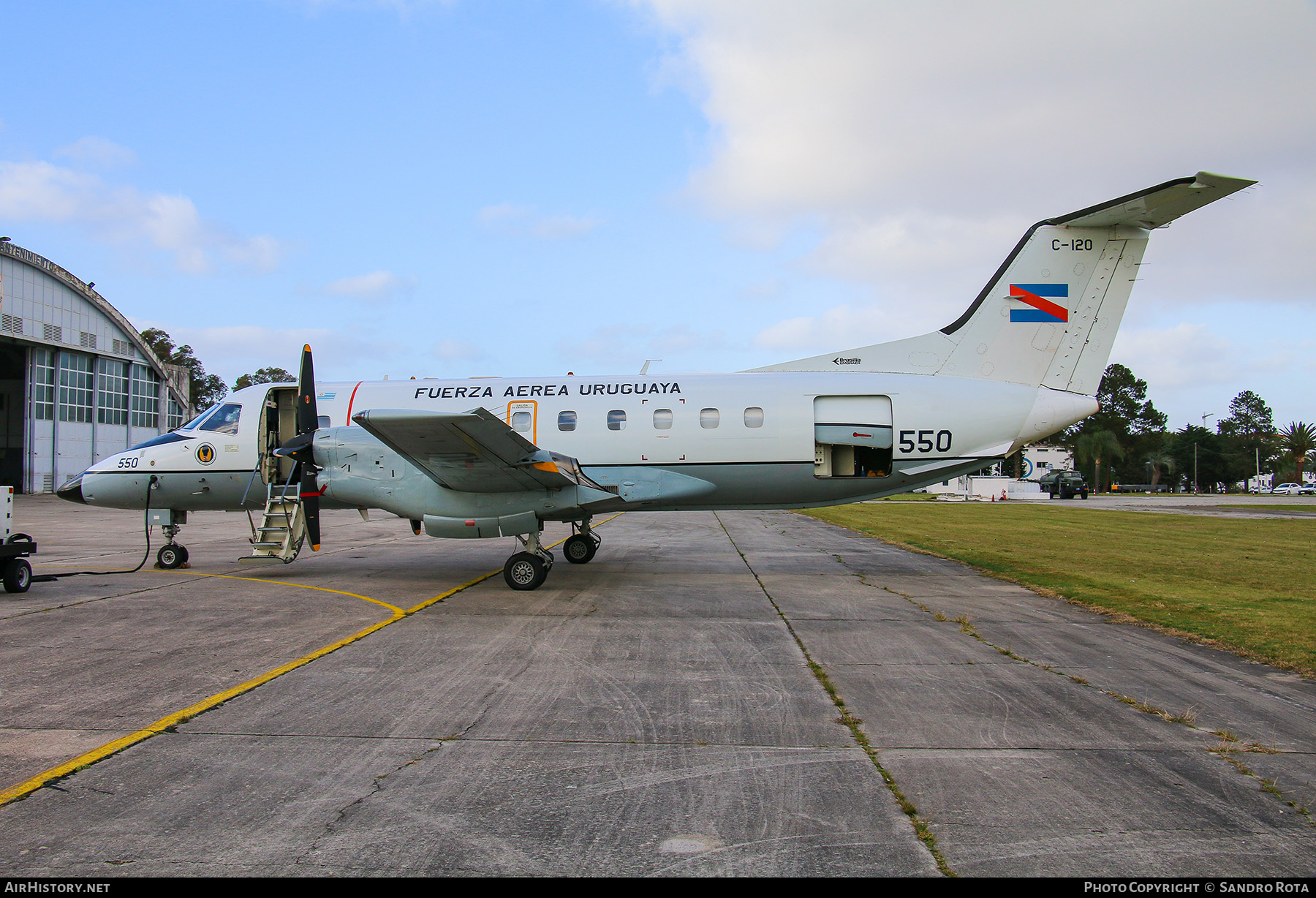 Aircraft Photo of FAU-550 / 550 | Embraer C-120 Brasilia | Uruguay - Air Force | AirHistory.net #597564