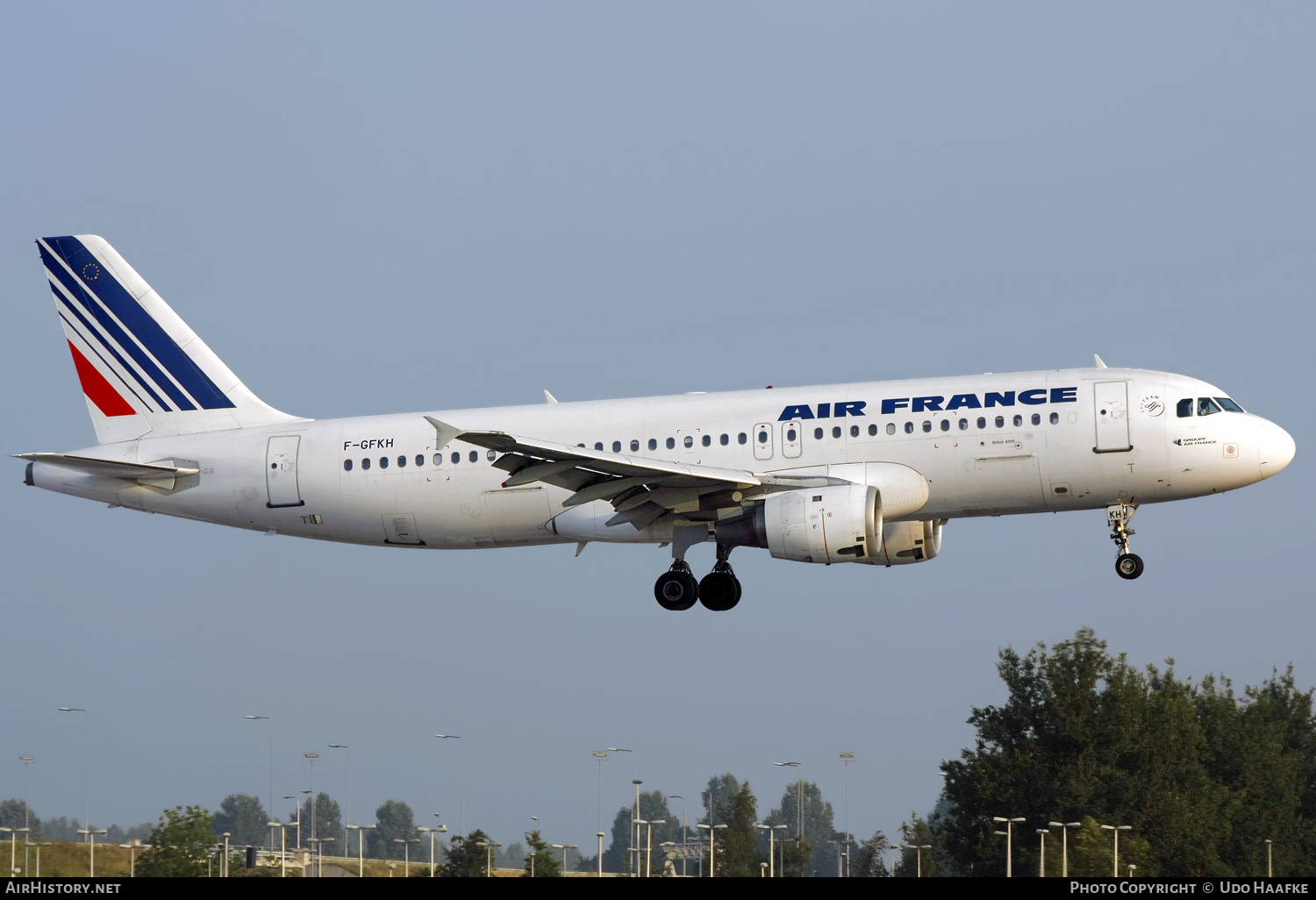 Aircraft Photo of F-GFKH | Airbus A320-211 | Air France | AirHistory.net #597725