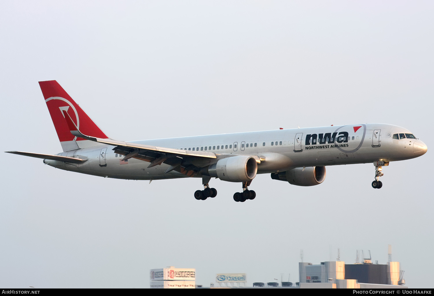 Aircraft Photo of N544US | Boeing 757-251 | Northwest Airlines | AirHistory.net #597742