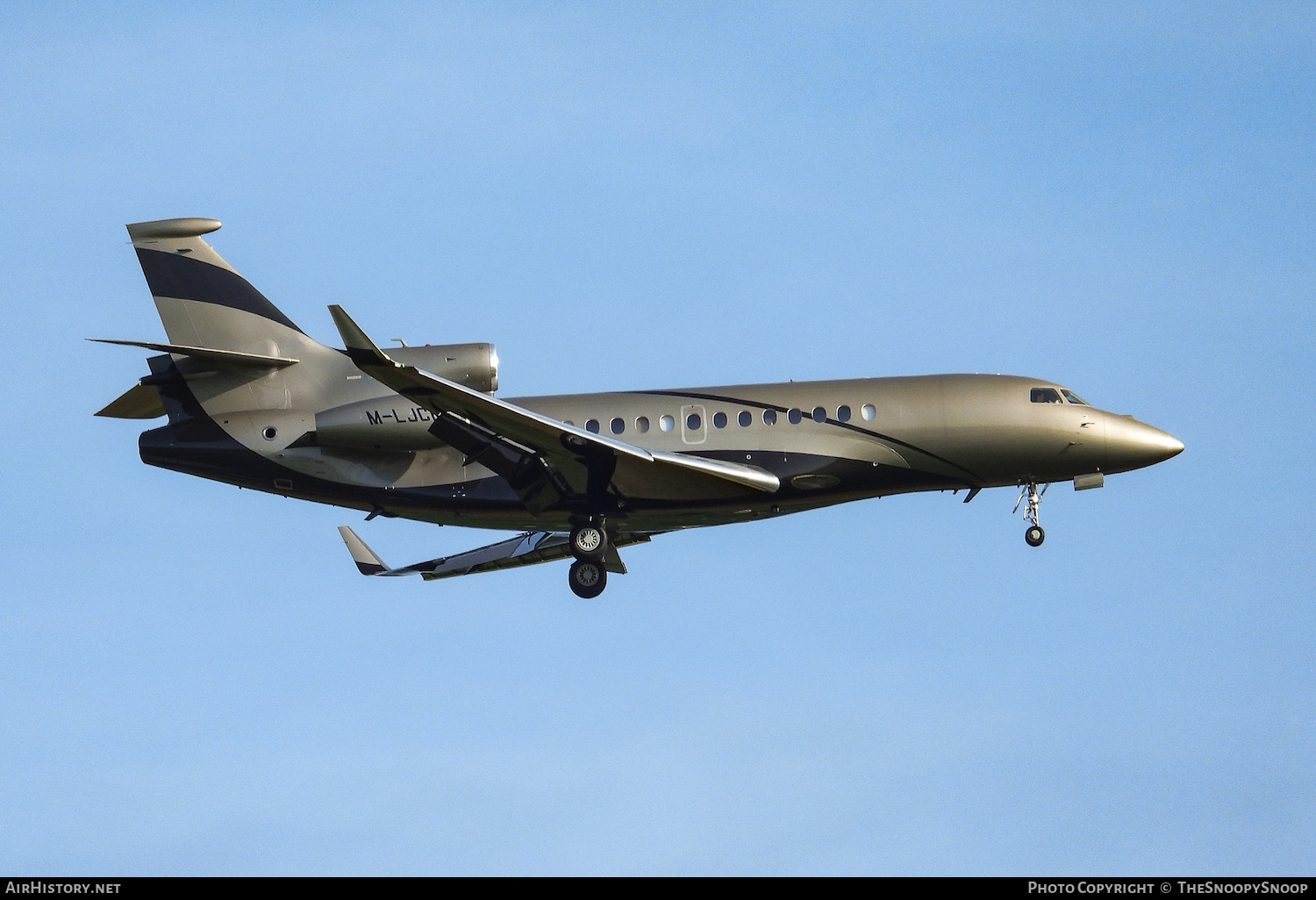 Aircraft Photo of M-LJCR | Dassault Falcon 7X | AirHistory.net #597765