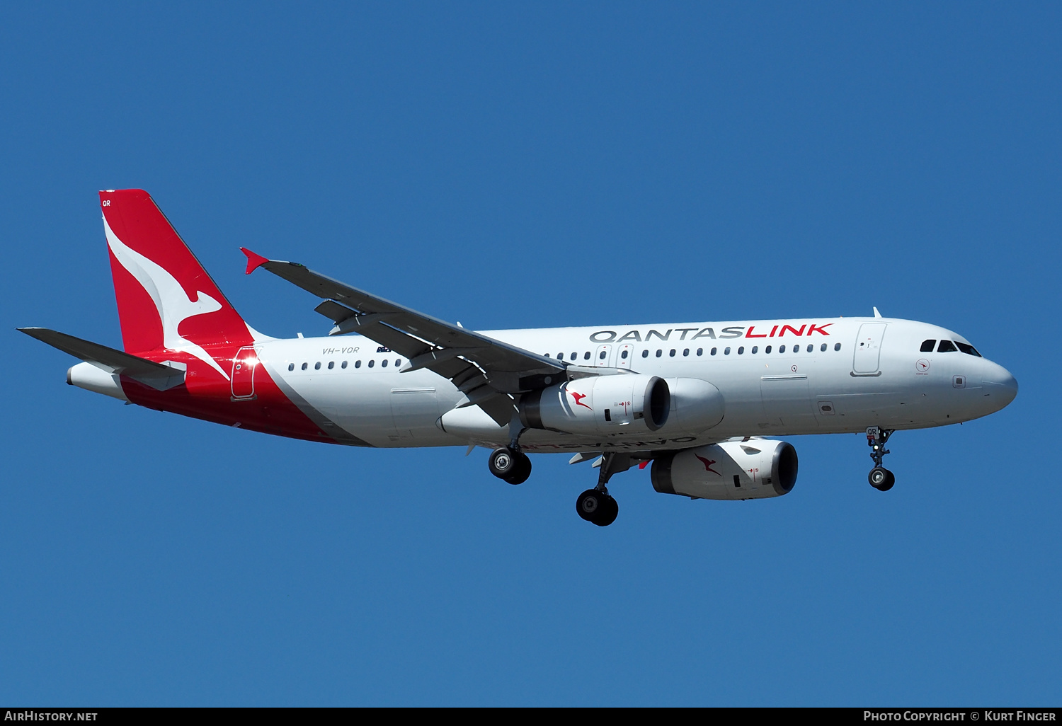 Aircraft Photo of VH-VQR | Airbus A320-232 | QantasLink | AirHistory.net #597809