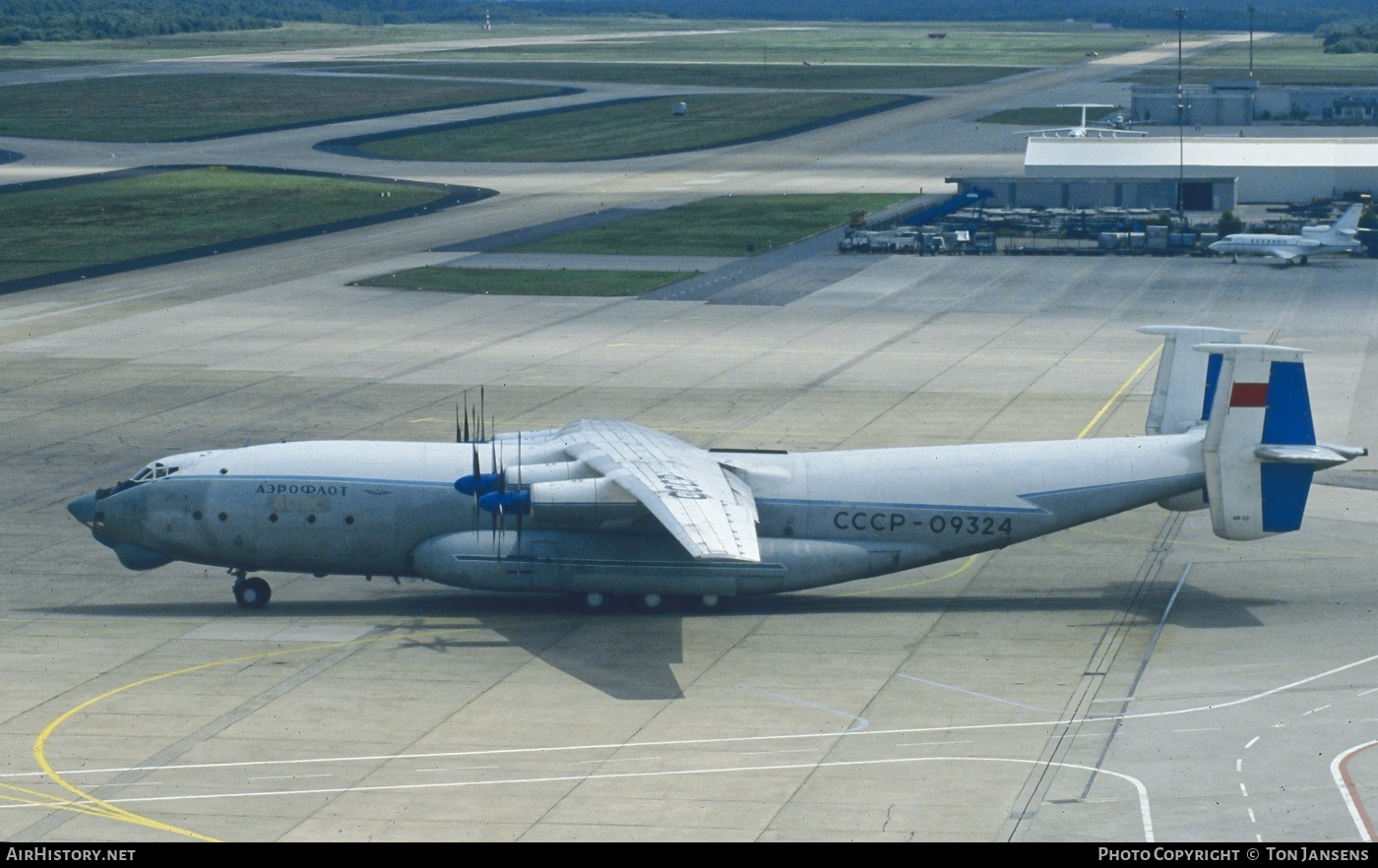 Aircraft Photo of CCCP-09324 | Antonov An-22 Antei | Aeroflot | AirHistory.net #597885