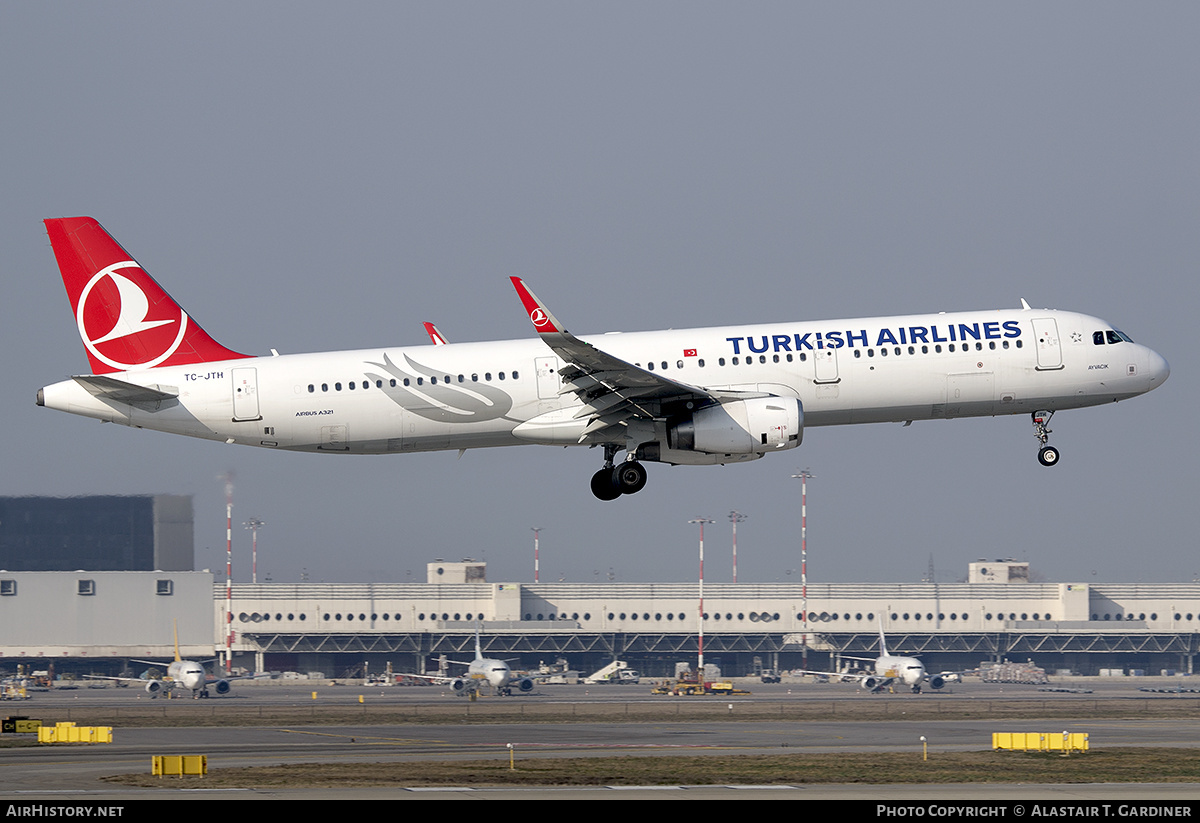 Aircraft Photo of TC-JTH | Airbus A321-231 | Turkish Airlines | AirHistory.net #597935
