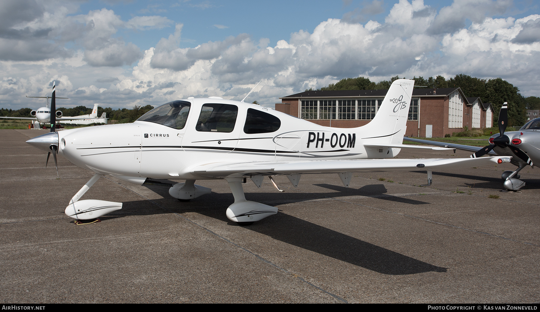 Aircraft Photo of PH-OOM | Cirrus SR-20 G3-GTS | AirHistory.net #598152