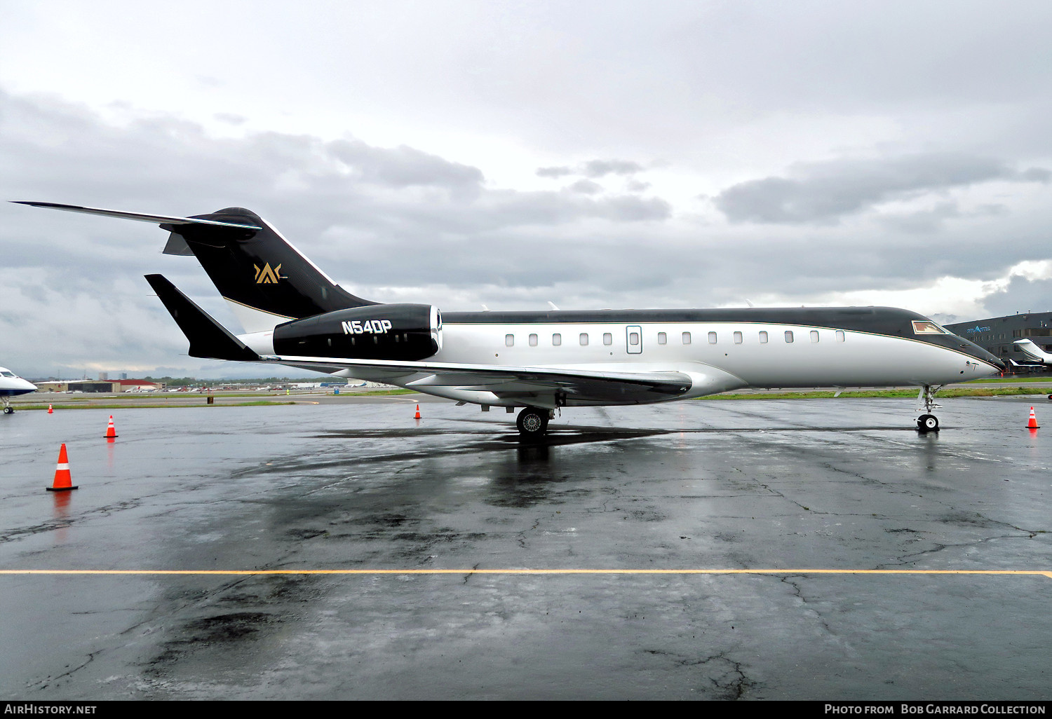 Aircraft Photo of N54DP | Bombardier Global Express (BD-700-1A10) | AirHistory.net #598227