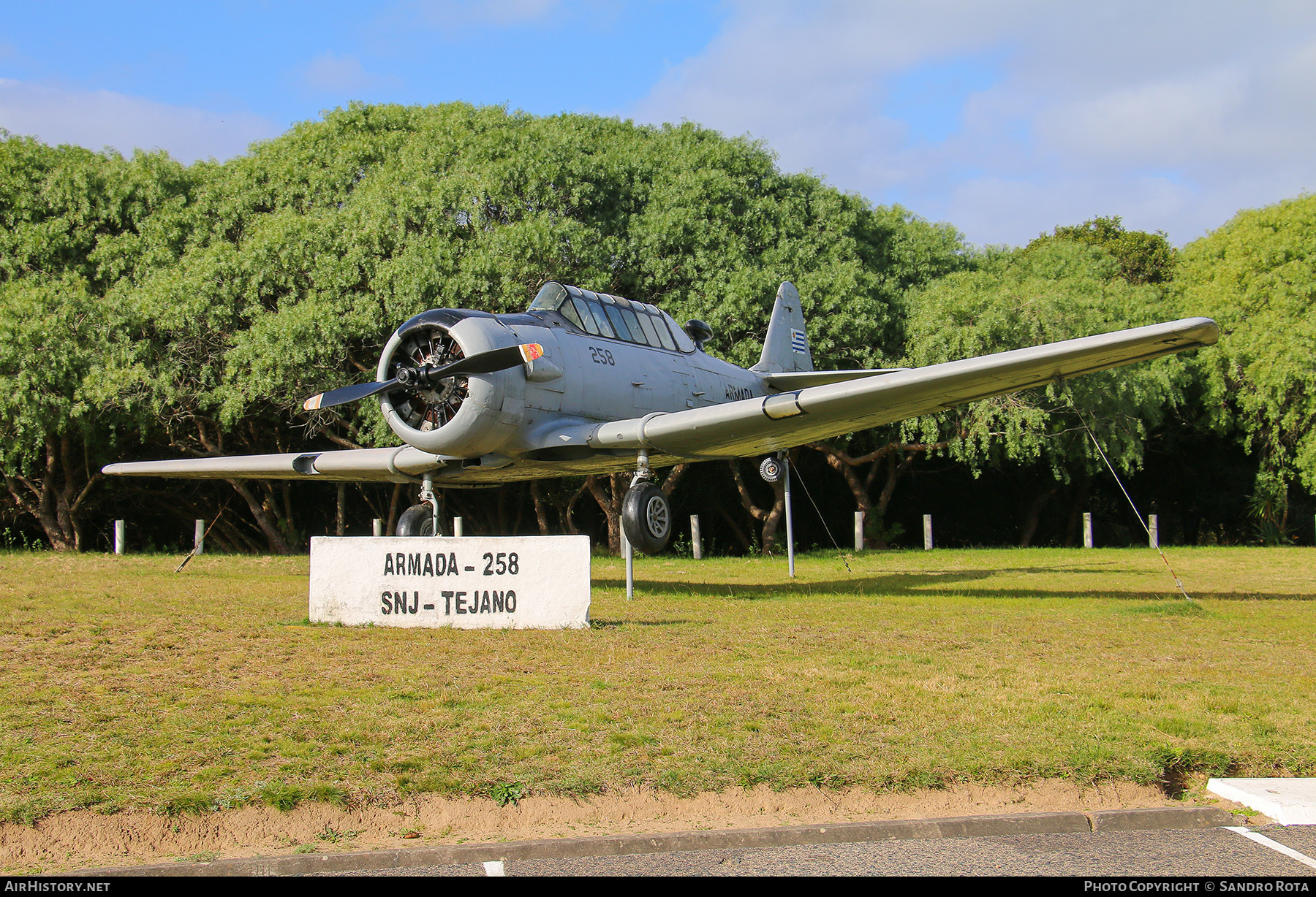 Aircraft Photo of 258 / A-258 | North American SNJ-6 Texan | Uruguay - Navy | AirHistory.net #598228