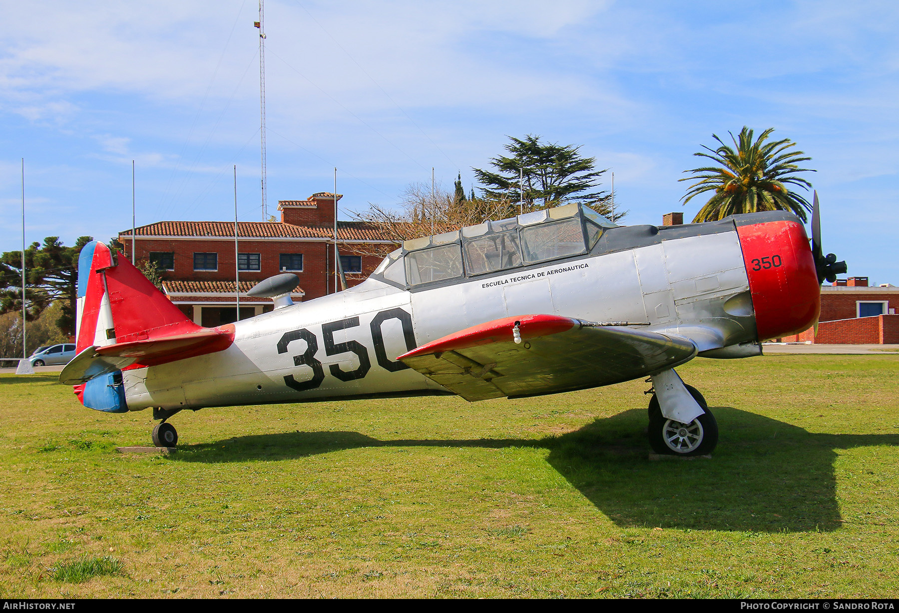 Aircraft Photo of 350 / FAU-350 | North American T-6A Texan | Uruguay - Air Force | AirHistory.net #598352