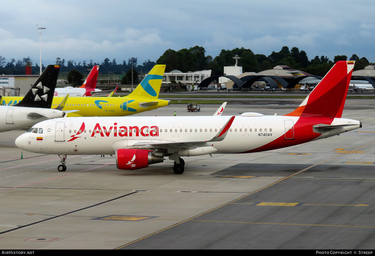 Aircraft Photo of N740AV | Airbus A320-214 | Avianca | AirHistory.net #598437