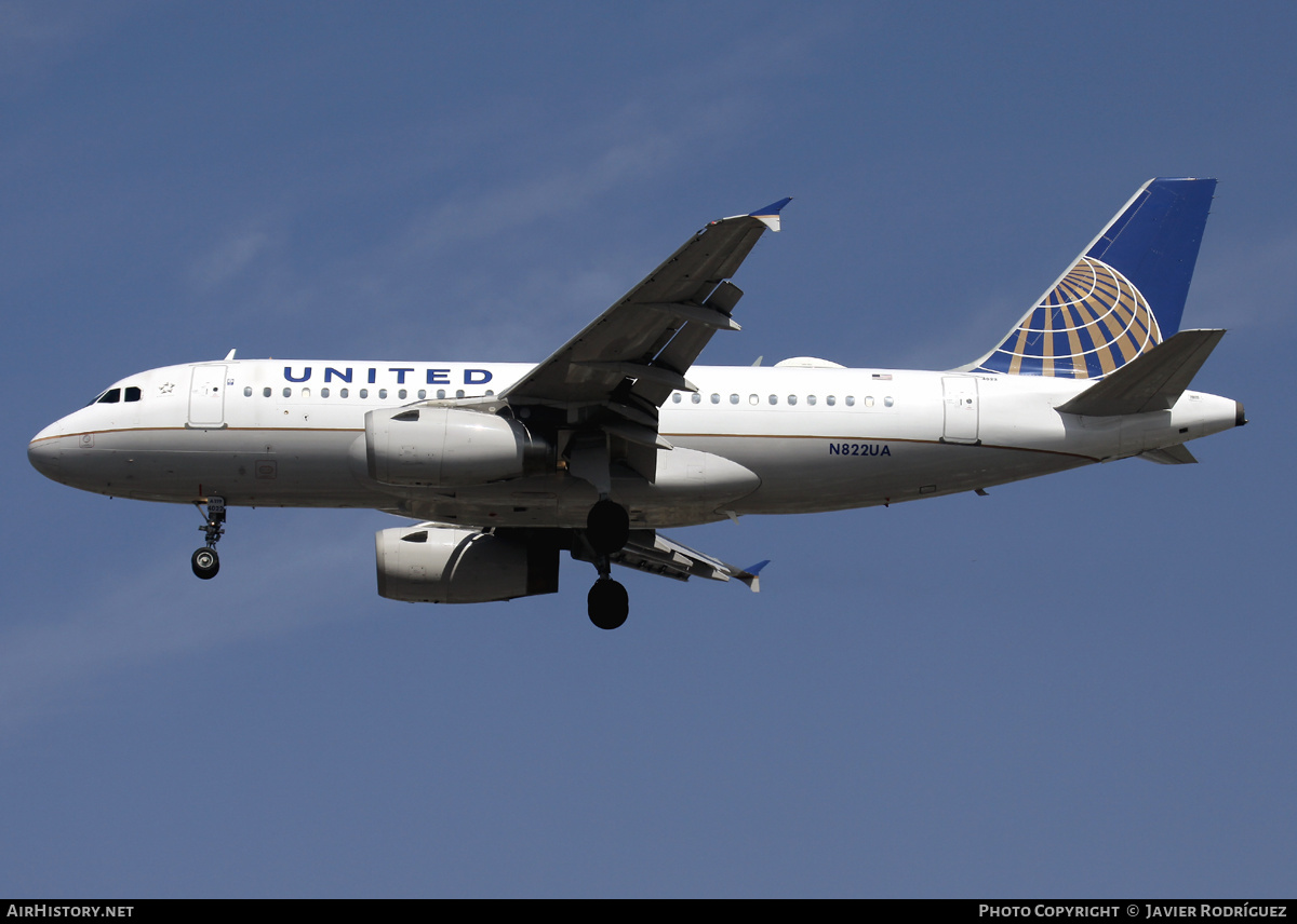 Aircraft Photo of N822UA | Airbus A319-131 | United Airlines | AirHistory.net #598657