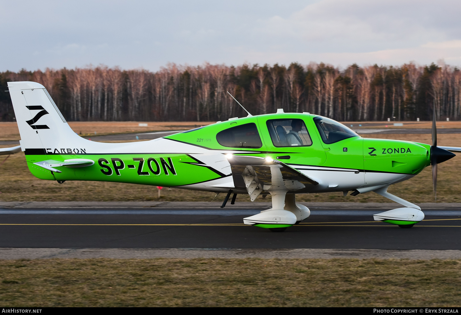 Aircraft Photo of SP-ZON | Cirrus SR-22T G6-GTS Carbon | Zonda Aero Flight School | AirHistory.net #598734