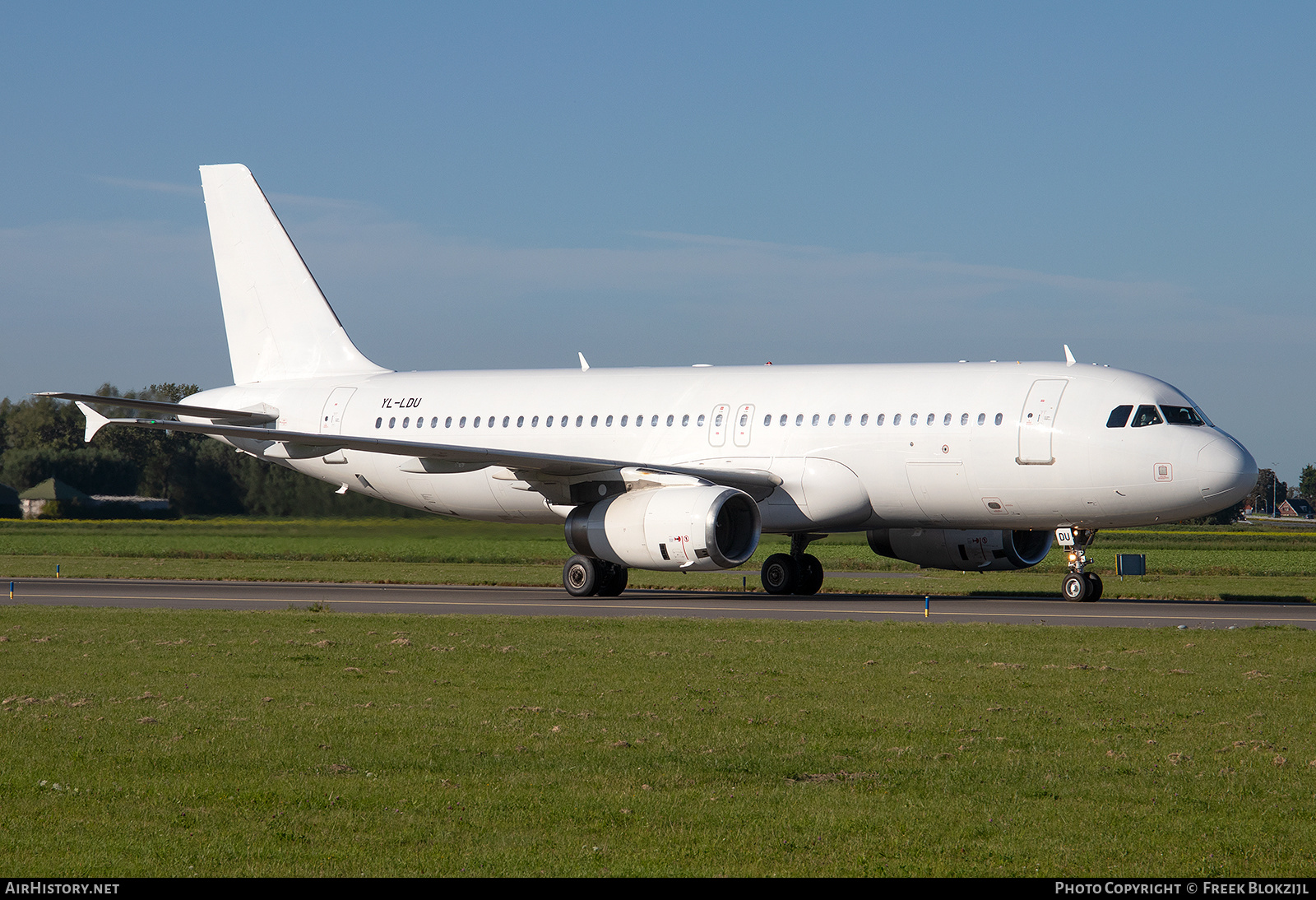 Aircraft Photo of YL-LDU | Airbus A320-232 | AirHistory.net #598884