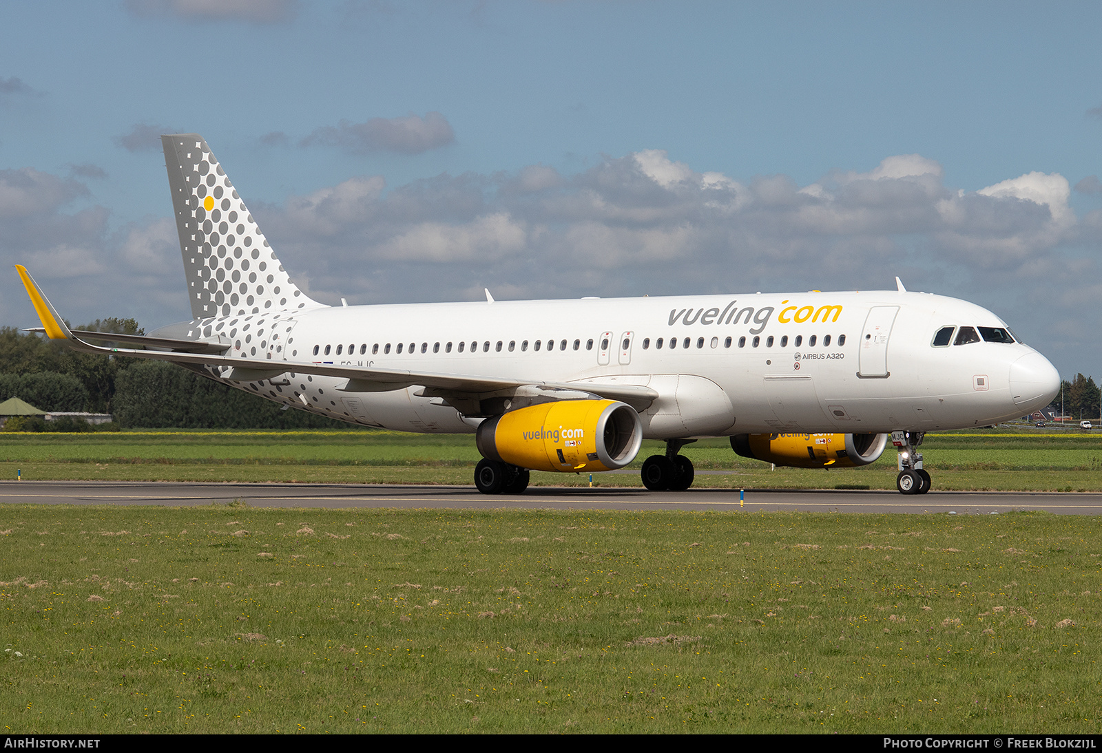 Aircraft Photo of EC-MJC | Airbus A320-232 | Vueling Airlines | AirHistory.net #598891