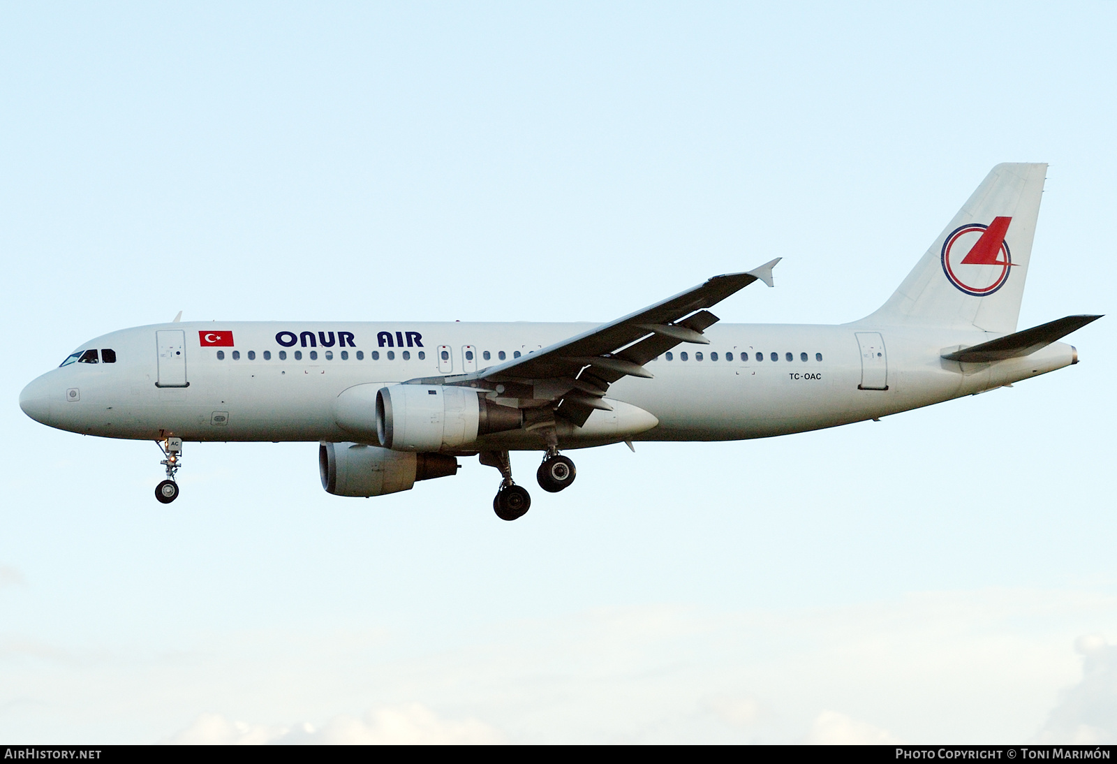 Aircraft Photo of TC-OAC | Airbus A320-212 | Onur Air | AirHistory.net #598909