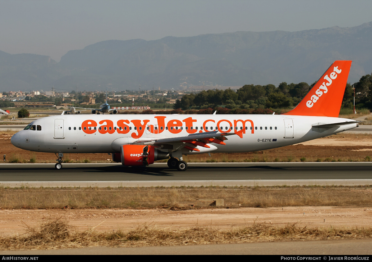 Aircraft Photo of G-EZTE | Airbus A320-214 | EasyJet | AirHistory.net #599054