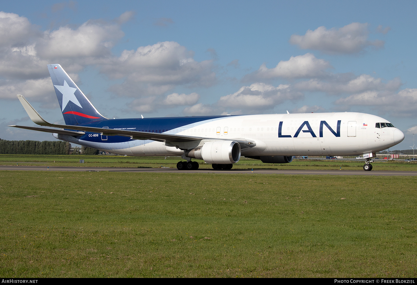 Aircraft Photo of CC-BDB | Boeing 767-316/ER(BCF) | LAN Airlines - Línea Aérea Nacional | AirHistory.net #599070