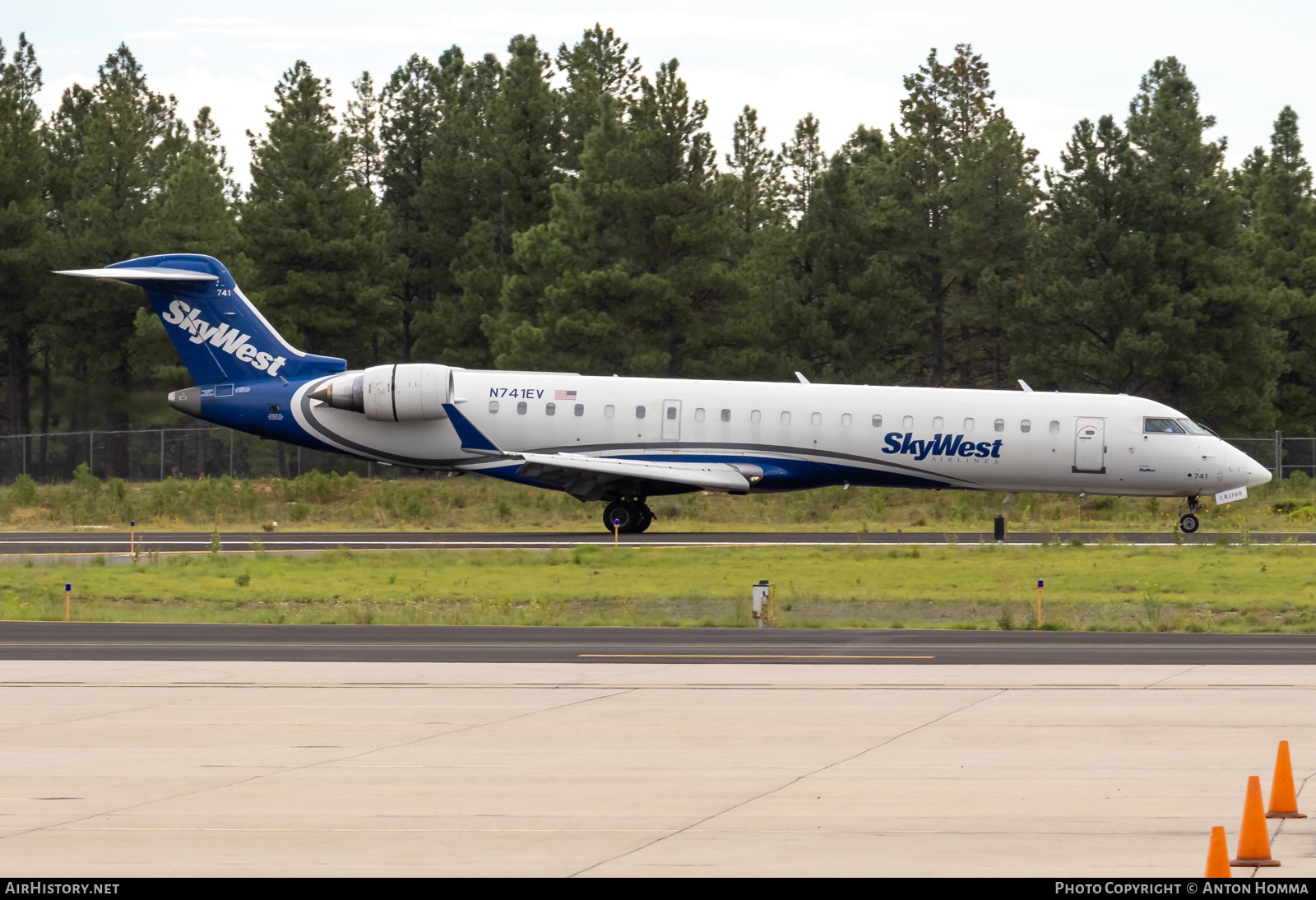 Aircraft Photo of N741EV | Bombardier CRJ-700 (CL-600-2C10) | SkyWest Airlines | AirHistory.net #599368