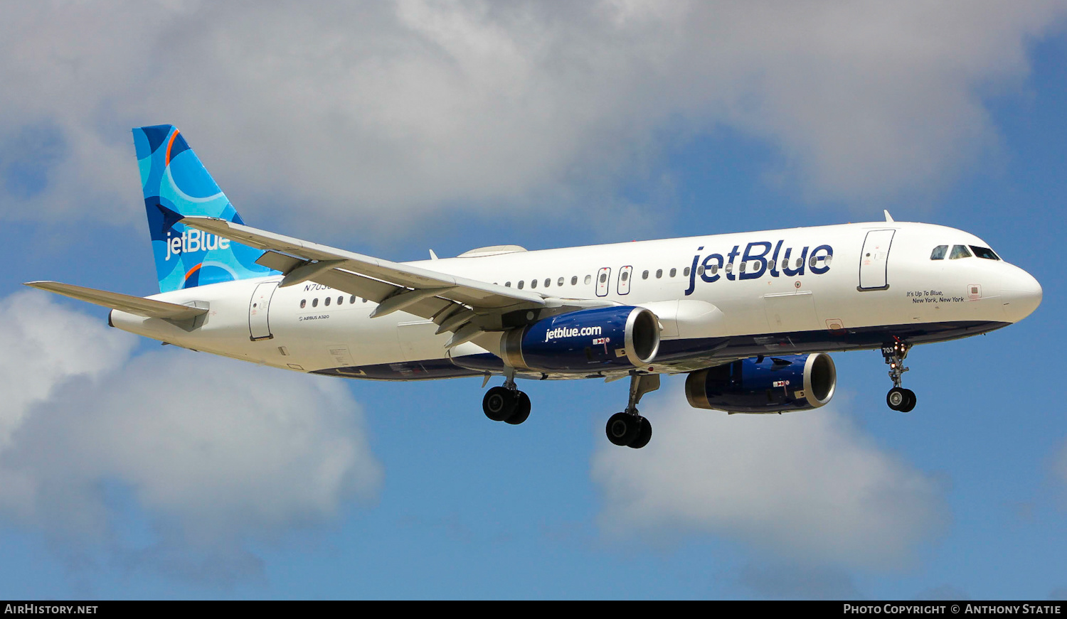 Aircraft Photo of N703JB | Airbus A320-232 | JetBlue Airways | AirHistory.net #599397