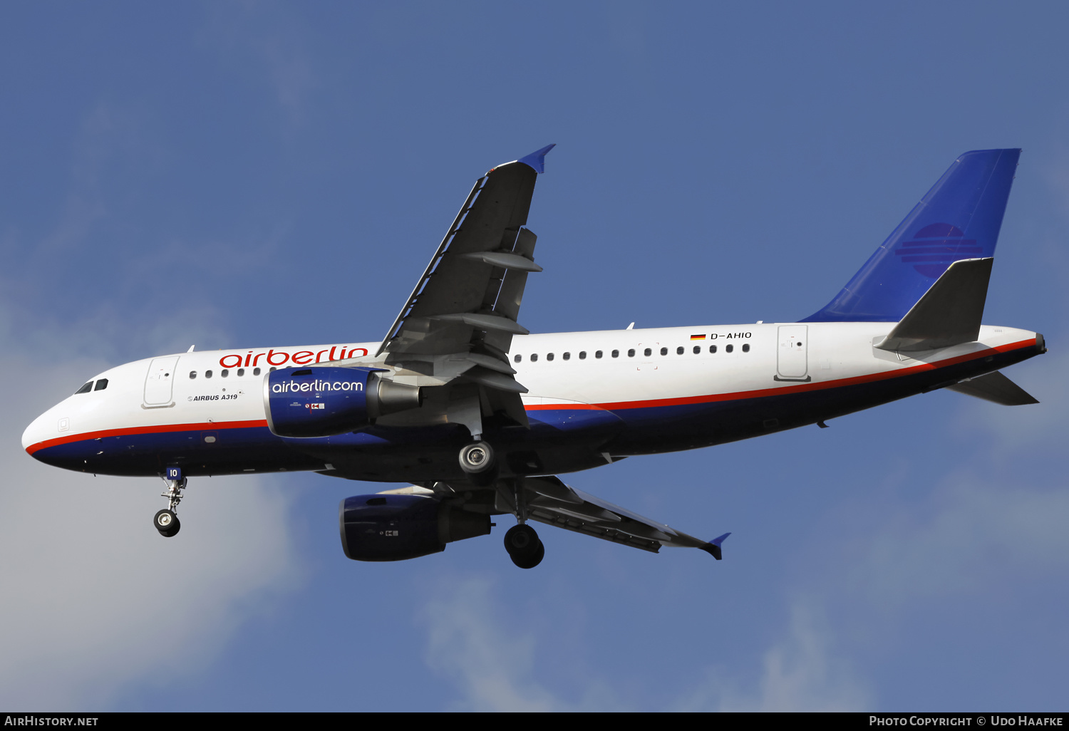 Aircraft Photo of D-AHIO | Airbus A319-112 | Air Berlin | AirHistory.net #599499