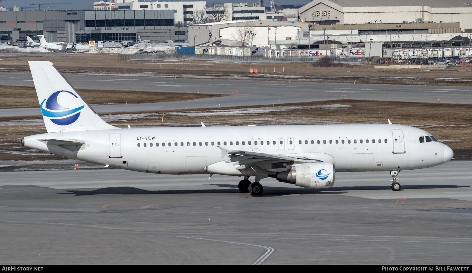 Aircraft Photo of LY-VEW | Airbus A320-214 | AirHistory.net #599522