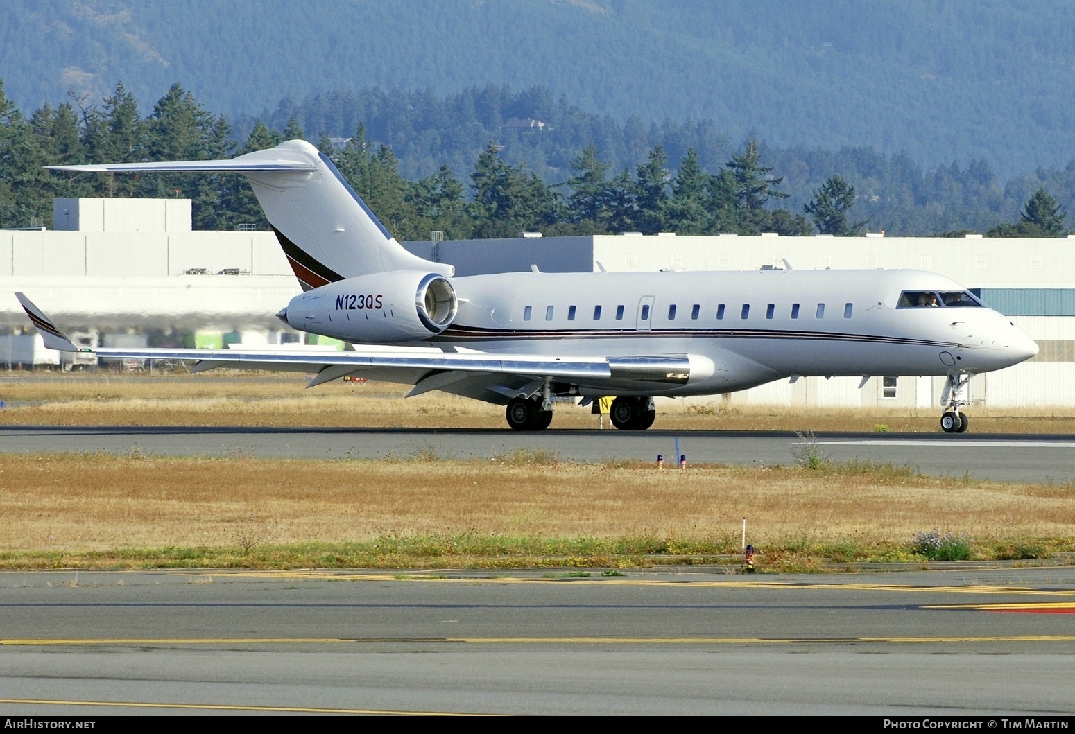 Aircraft Photo of N123QS | Bombardier Global 5500 (BD-700-1A11) | AirHistory.net #599621