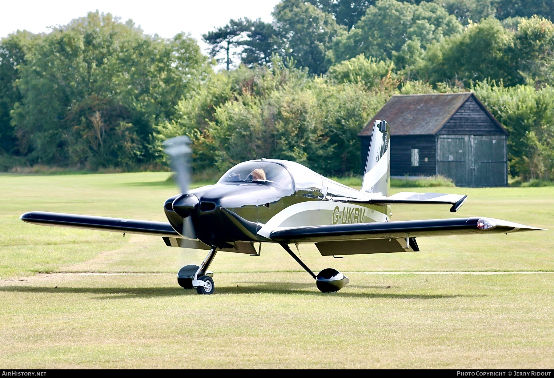 Aircraft Photo of G-UKRV | Van's RV-7A | AirHistory.net #599662