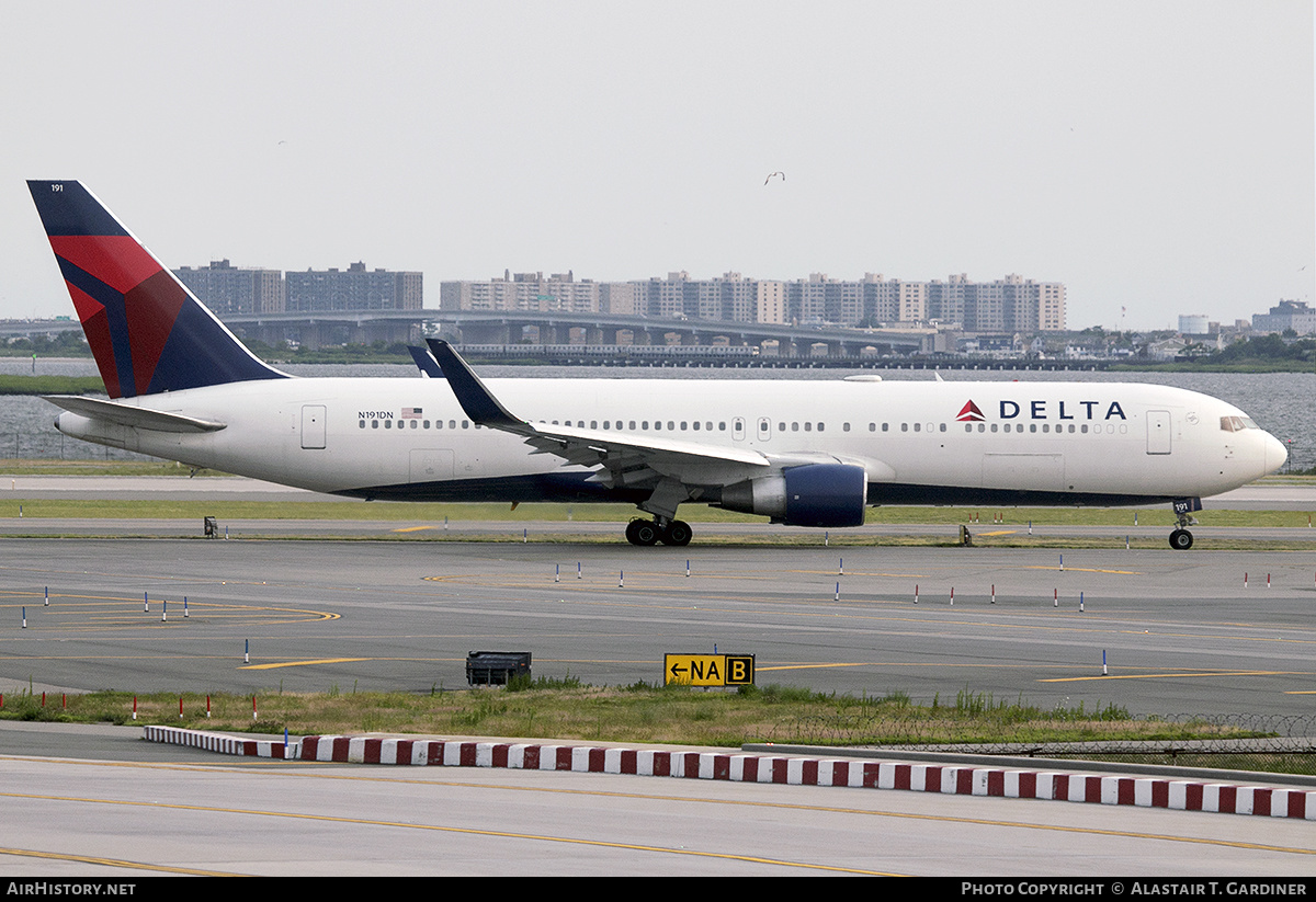 Aircraft Photo of N191DN | Boeing 767-332/ER | Delta Air Lines | AirHistory.net #599818