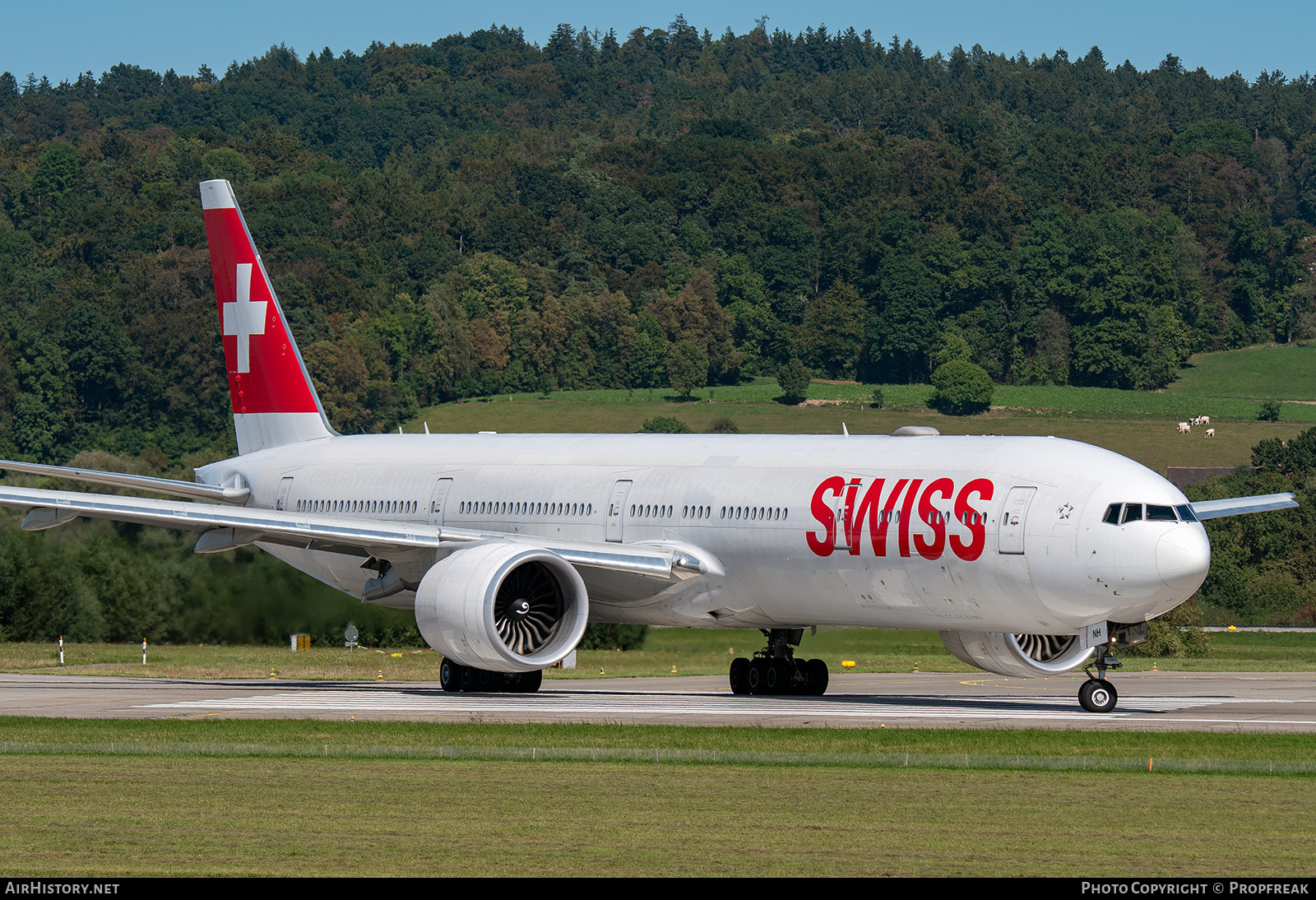 Aircraft Photo of HB-JNH | Boeing 777-300/ER | Swiss International Air Lines | AirHistory.net #599822