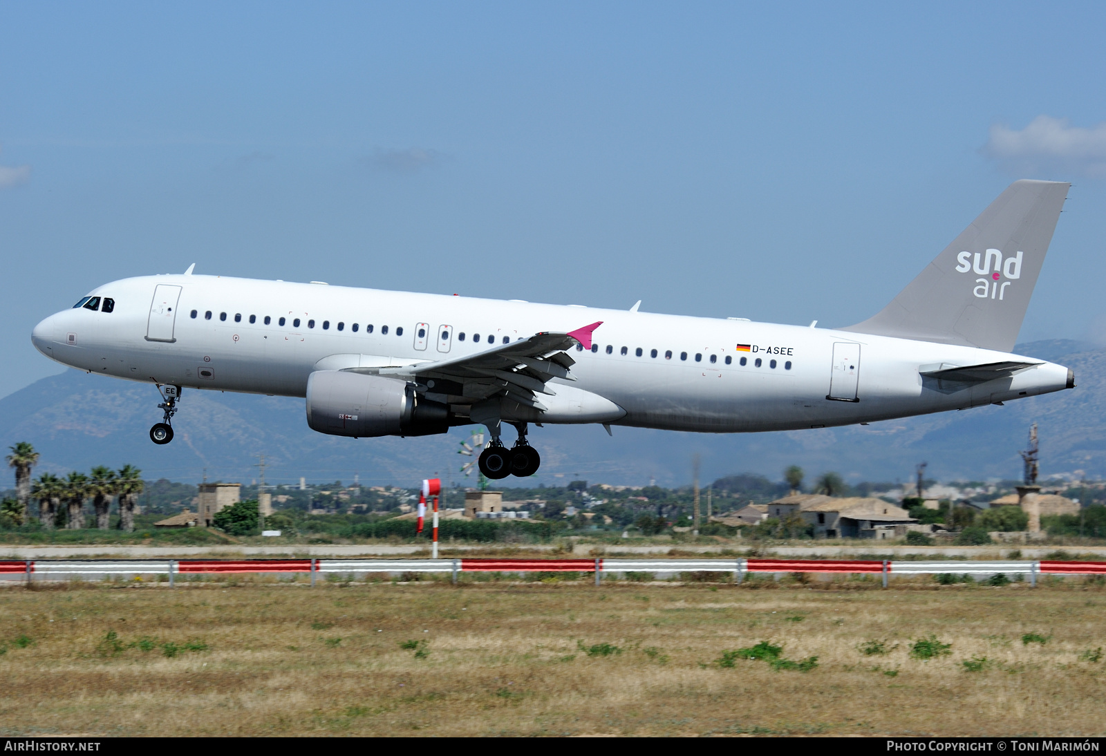 Aircraft Photo of D-ASEE | Airbus A320-214 | Sundair | AirHistory.net #599876