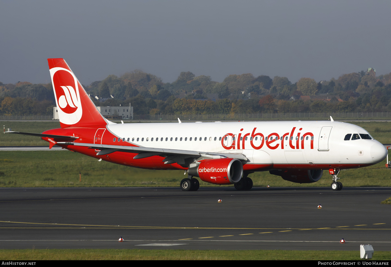 Aircraft Photo of D-ALTD | Airbus A320-214 | Air Berlin | AirHistory.net #599897