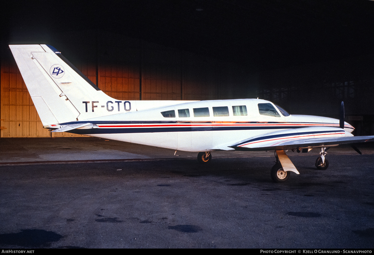 Aircraft Photo of TF-GTO | Cessna 402C Businessliner | AirHistory.net #599997