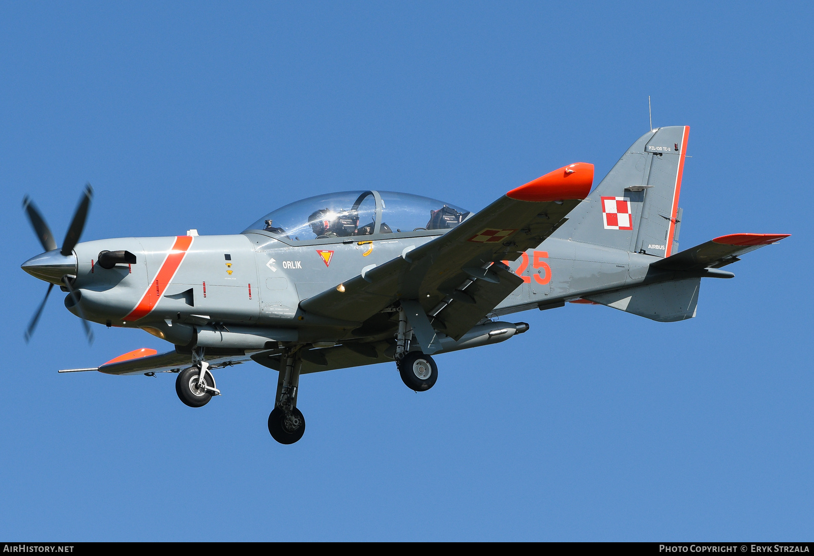 Aircraft Photo of 025 | PZL-Okecie PZL-130TC-2 Turbo Orlik | Poland - Air Force | AirHistory.net #600092