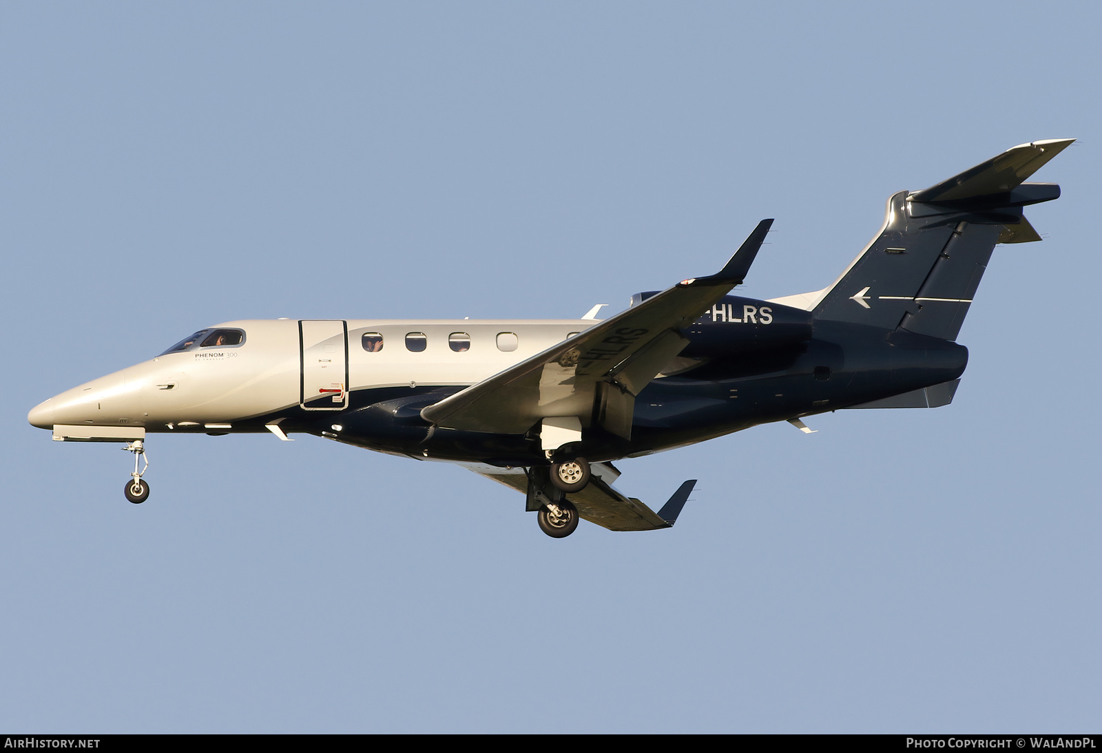 Aircraft Photo of F-HLRS | Embraer EMB-505 Phenom 300 | AirHistory.net #600103