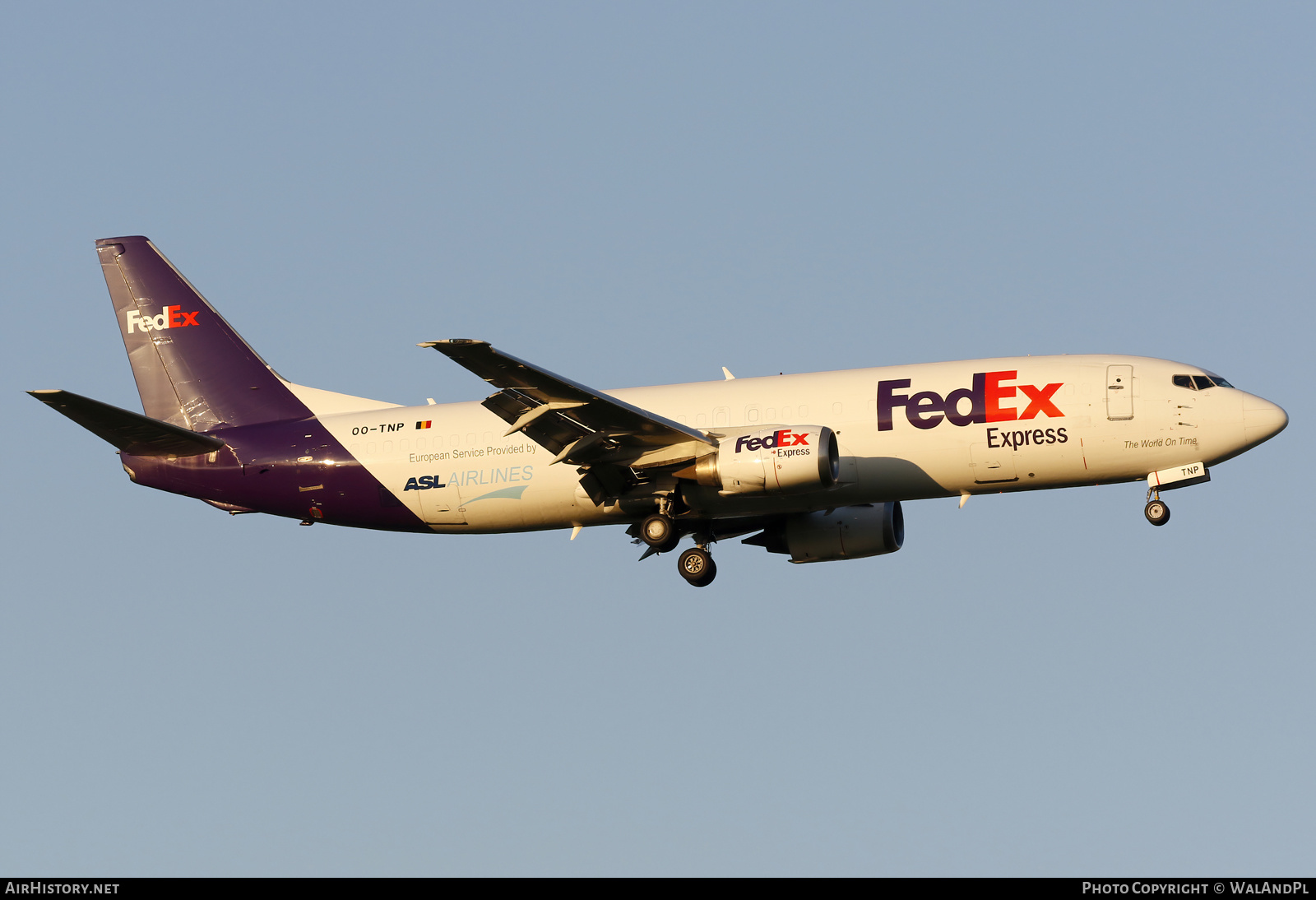 Aircraft Photo of OO-TNP | Boeing 737-45D(SF) | FedEx Express | AirHistory.net #600105