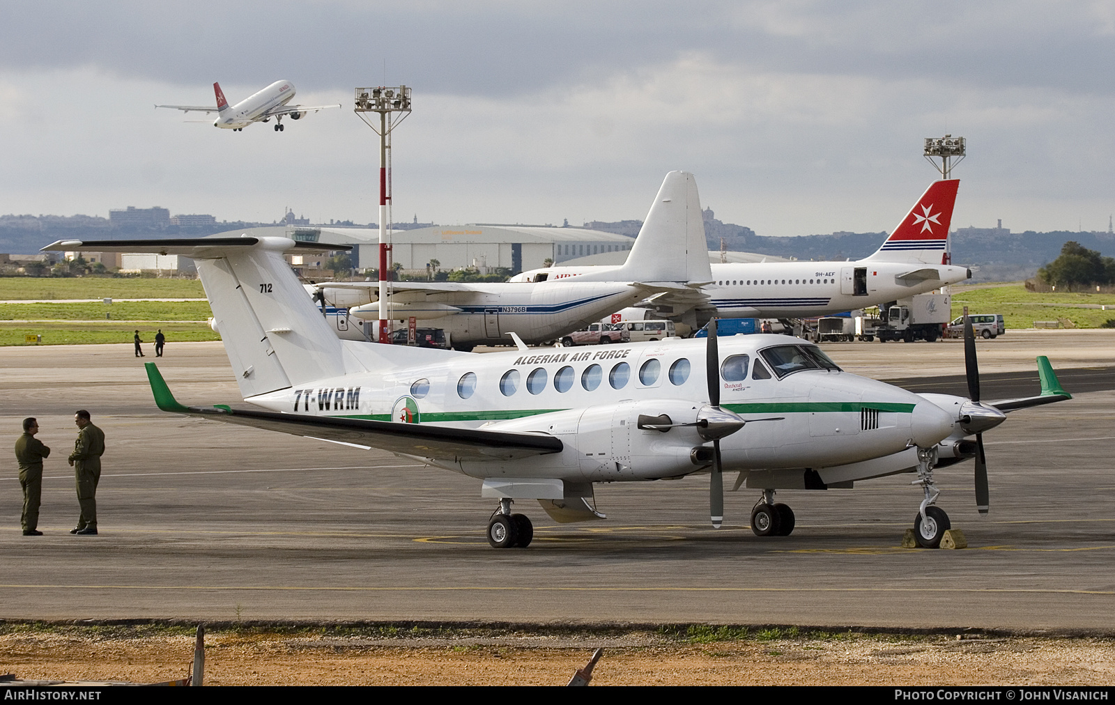 Aircraft Photo of 7T-WRM / 712 | Hawker Beechcraft 350 King Air (B300) | Algeria - Air Force | AirHistory.net #600266