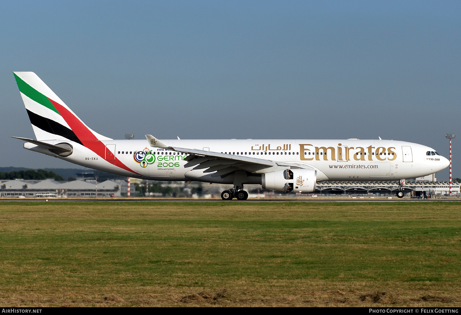 Aircraft Photo of A6-EKU | Airbus A330-243 | Emirates | AirHistory.net #600404