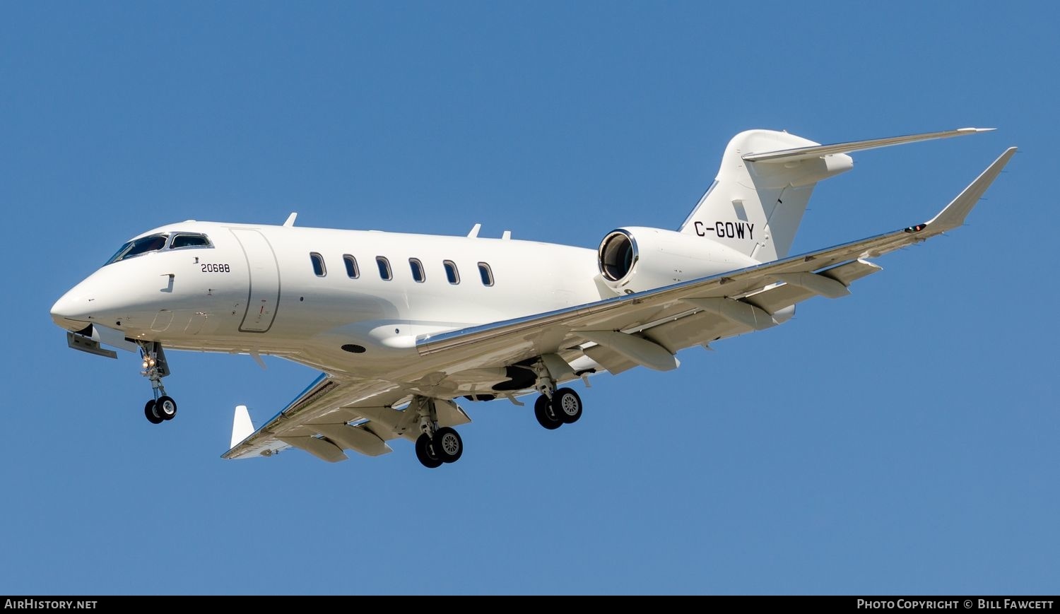 Aircraft Photo of C-GOWY | Bombardier Challenger 350 (BD-100-1A10) | AirHistory.net #600458