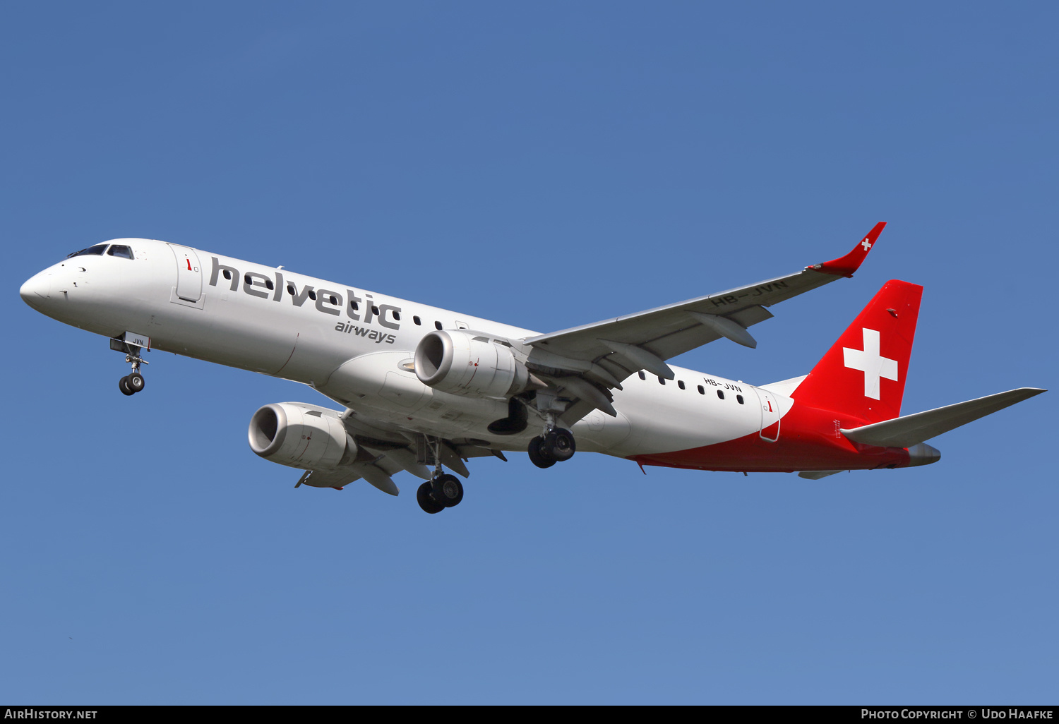 Aircraft Photo of HB-JVN | Embraer 190LR (ERJ-190-100LR) | Helvetic Airways | AirHistory.net #600544