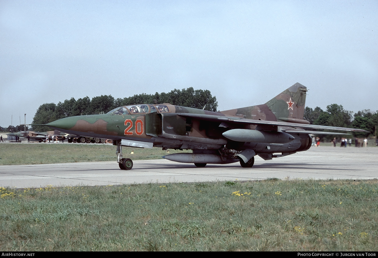 Aircraft Photo of 20 red | Mikoyan-Gurevich MiG-23UB | Russia - Air Force | AirHistory.net #600656
