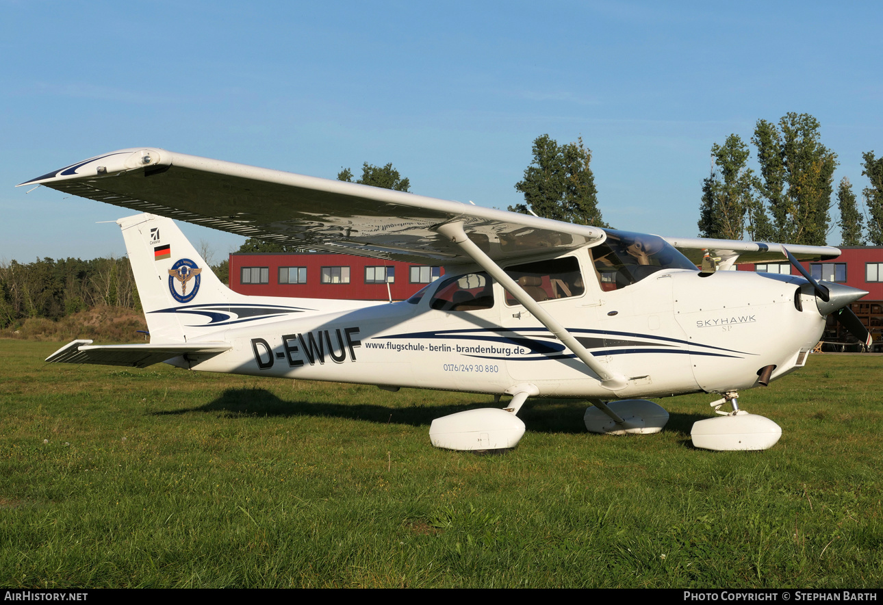 Aircraft Photo of D-EWUF | Cessna 172S Skyhawk SP | Flugschule Berlin Brandenburg | AirHistory.net #600661