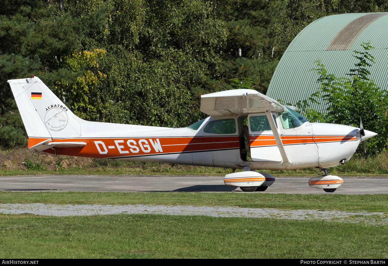 Aircraft Photo of D-ESGW | Cessna 172N Skyhawk | Albatros Flug | AirHistory.net #600698