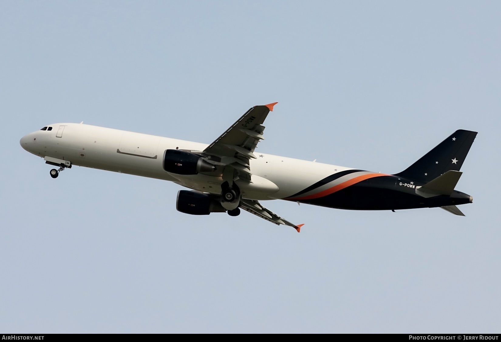 Aircraft Photo of G-POWW | Airbus A321-211 | Titan Airways | AirHistory.net #600722