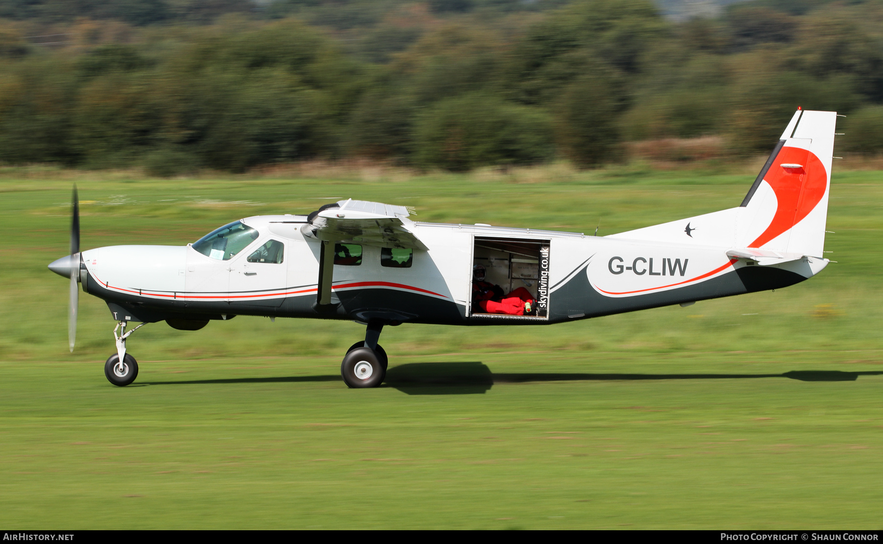 Aircraft Photo of G-CLIW | Cessna 208B Grand Caravan | AirHistory.net #600748