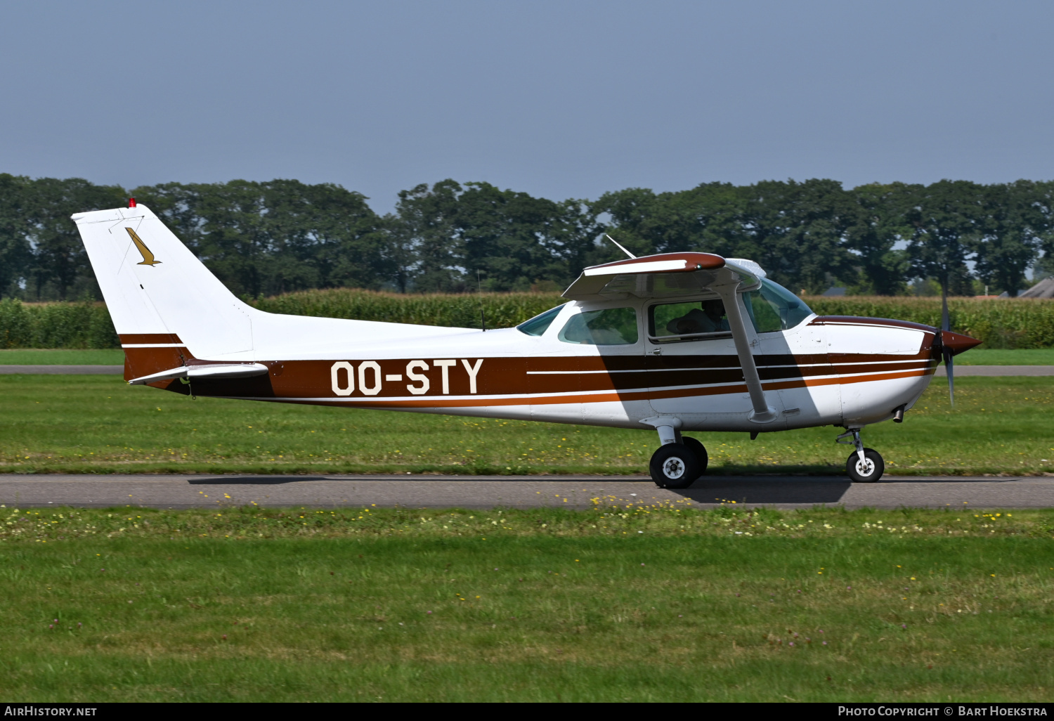 Aircraft Photo of OO-STY | Cessna 172N Skyhawk II | AirHistory.net #600772