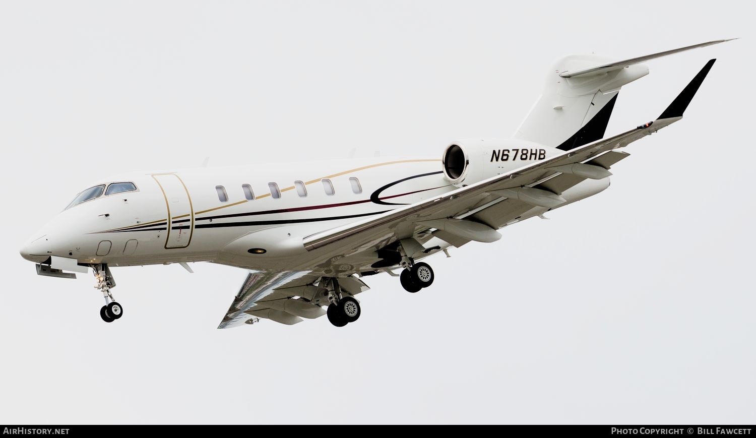 Aircraft Photo of N678HB | Bombardier Challenger 350 (BD-100-1A10) | AirHistory.net #600832