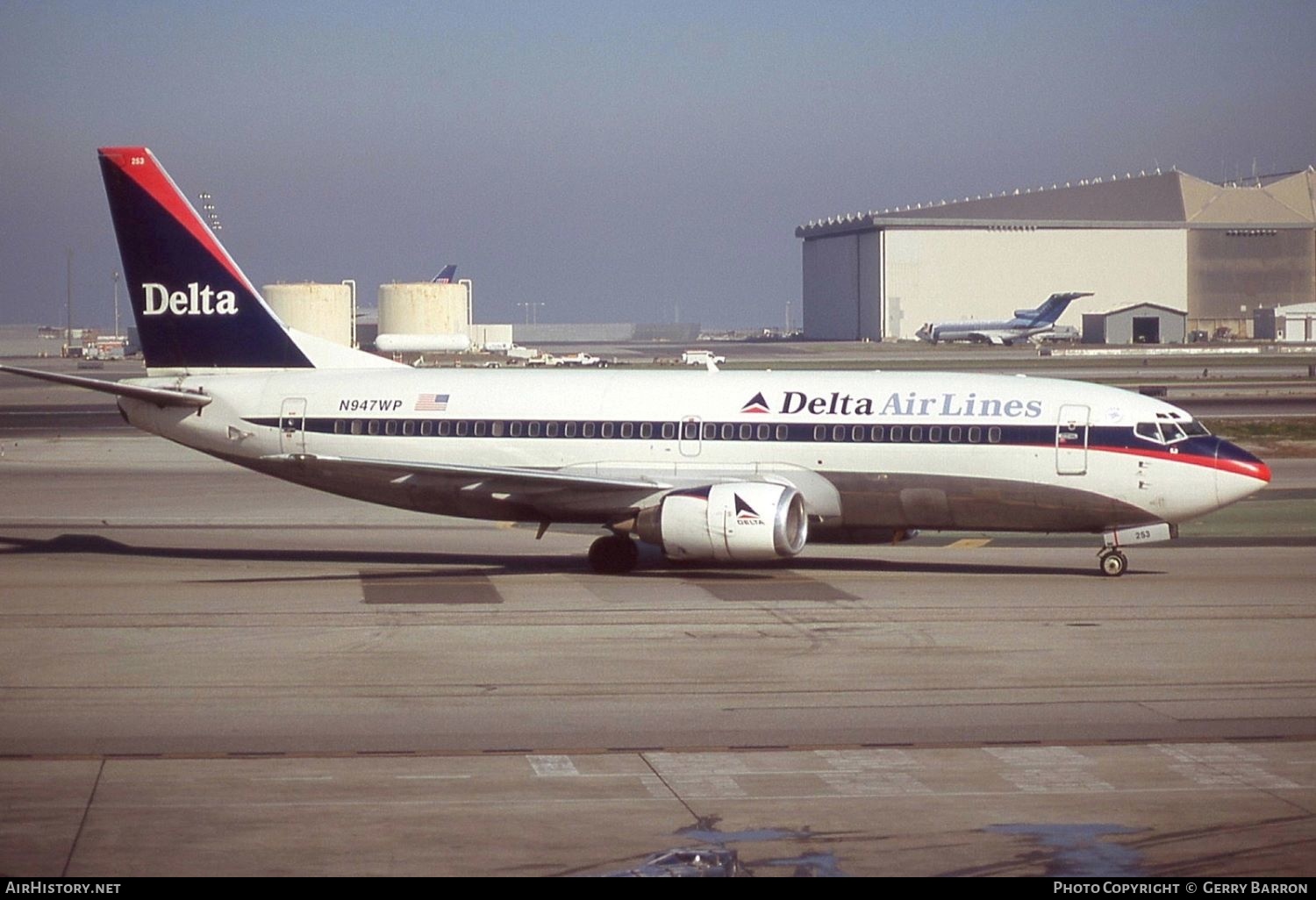 Aircraft Photo of N947WP | Boeing 737-3B7 | Delta Air Lines | AirHistory.net #600855