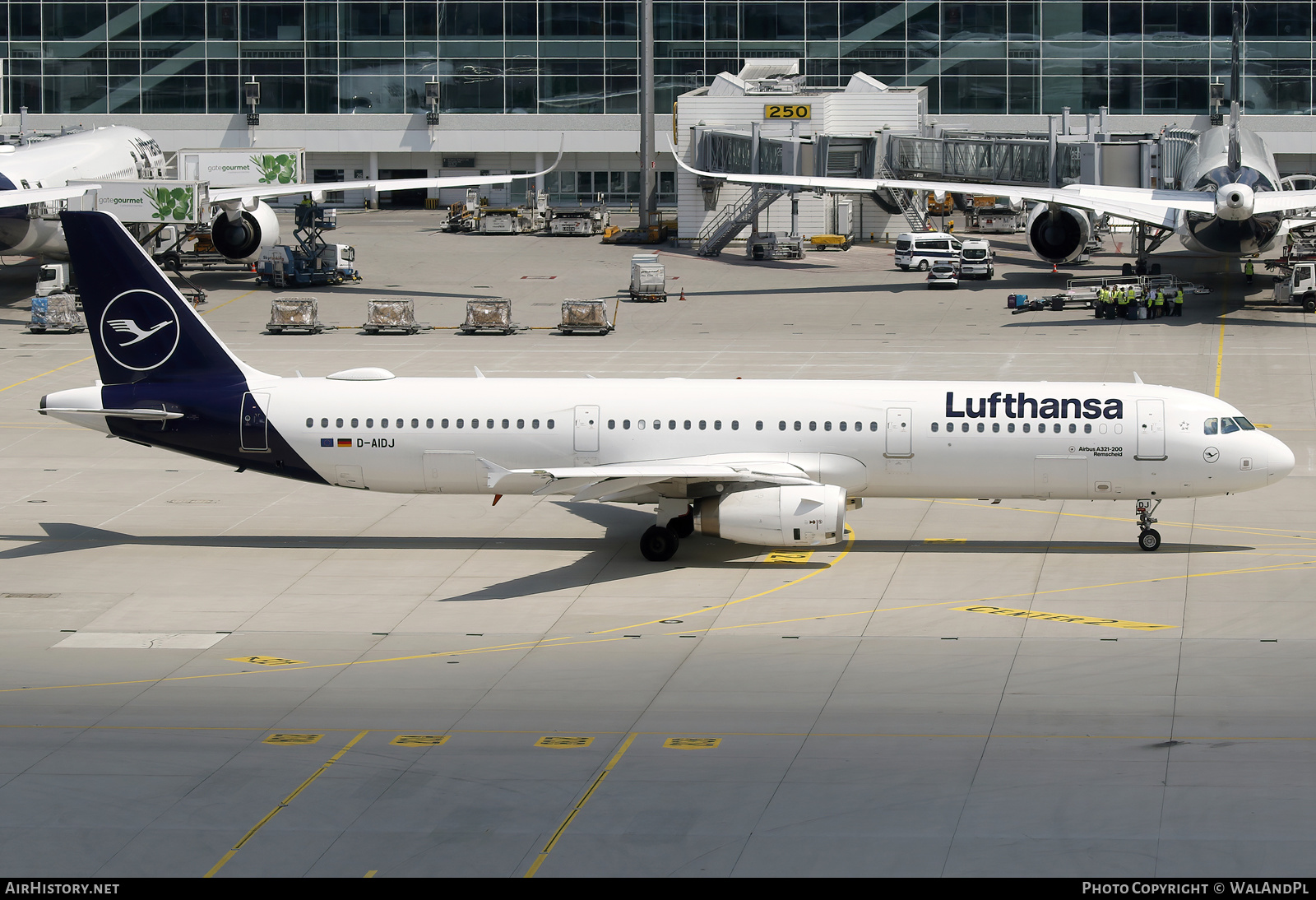 Aircraft Photo of D-AIDJ | Airbus A321-231 | Lufthansa | AirHistory.net #600889