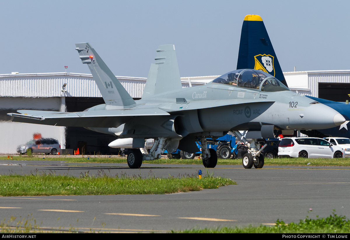 Aircraft Photo of 188102 / 102 | McDonnell Douglas CF-188B Hornet | Canada - Air Force | AirHistory.net #600958