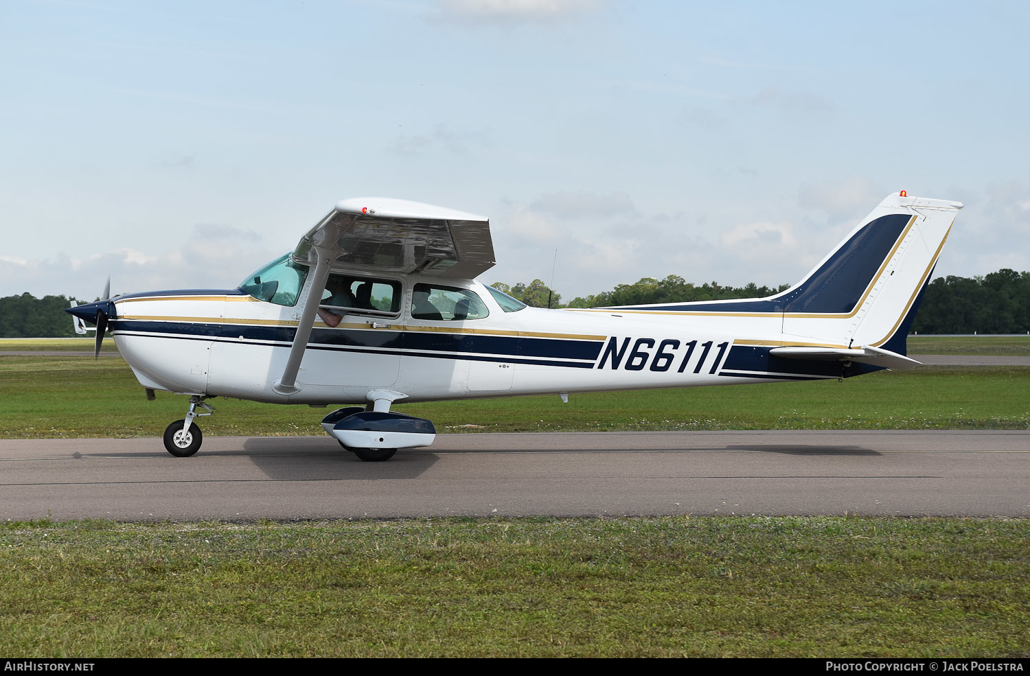 Aircraft Photo of N66111 | Cessna 172Q Cutlass | AirHistory.net #601139