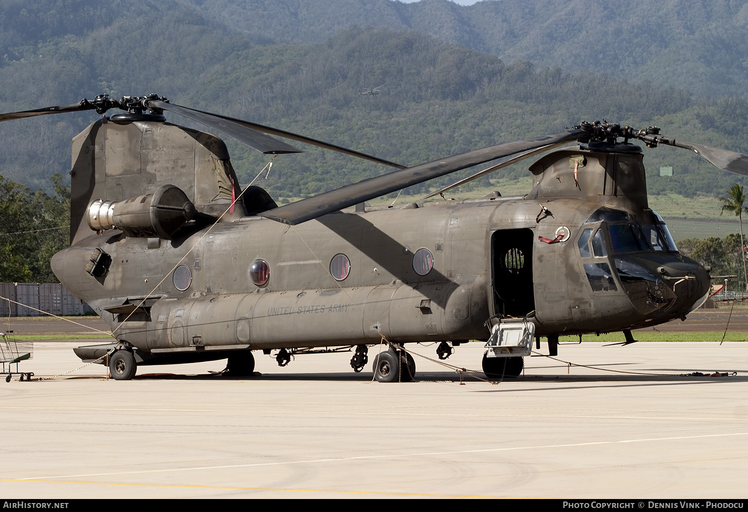 Aircraft Photo of 87-0114 / 0-70114 | Boeing CH-47D Chinook (414) | USA - Army | AirHistory.net #601258