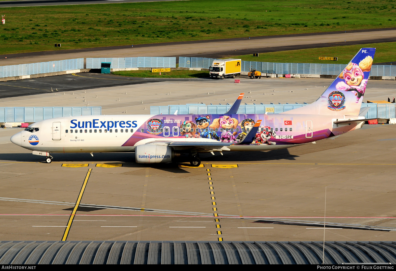 Aircraft Photo of TC-SPE | Boeing 737-8HC | SunExpress | AirHistory.net #601345
